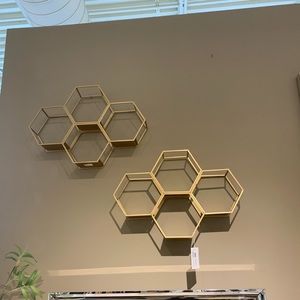 Accent shelves holder